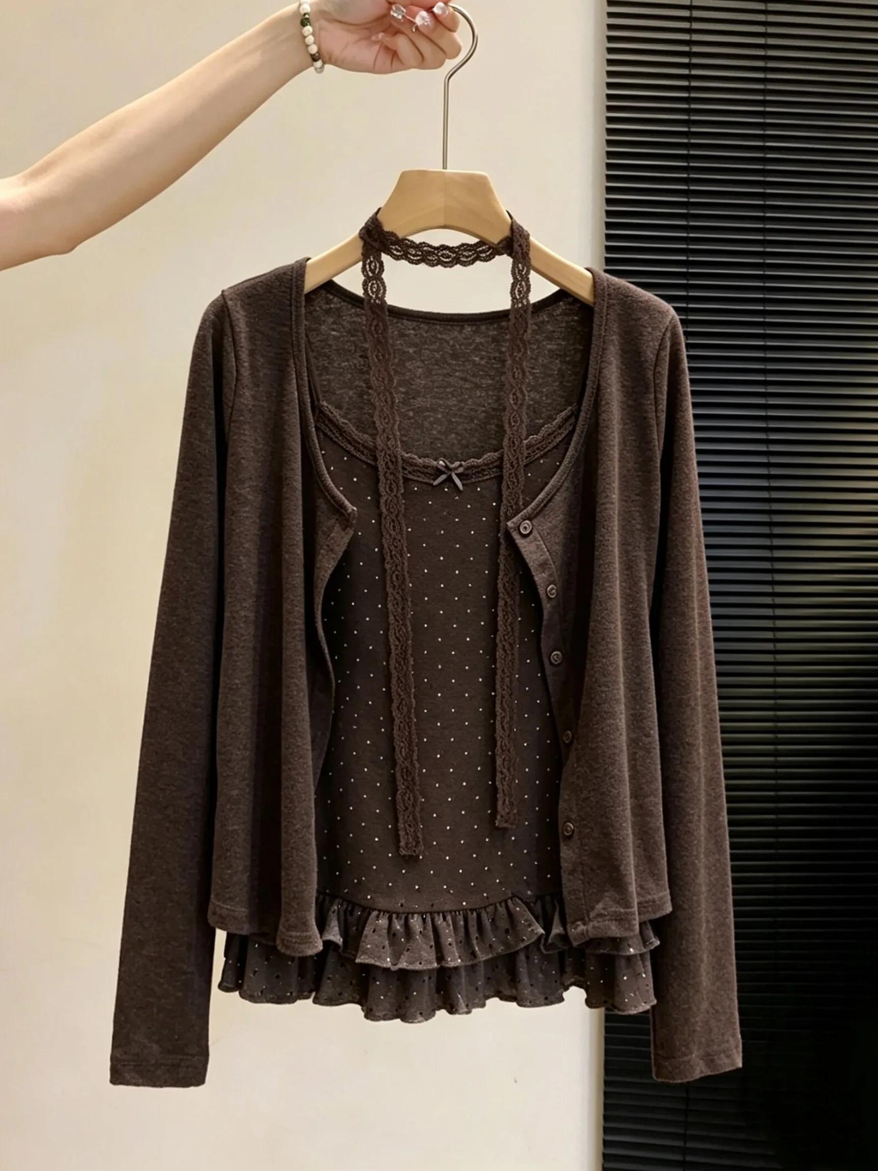Brown Long Sleeve Open Cardigan Two-Piece Set Women's Lace Neck Hanging Strap Sparkling Atmosphere Sense Top And Bottom Ensemble
