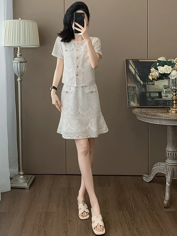 

Elegant High-End Lace Fashion Set Women's Summer White Small Fragrance Style Short Sleeve Top Short Skirt Two-Piece Set