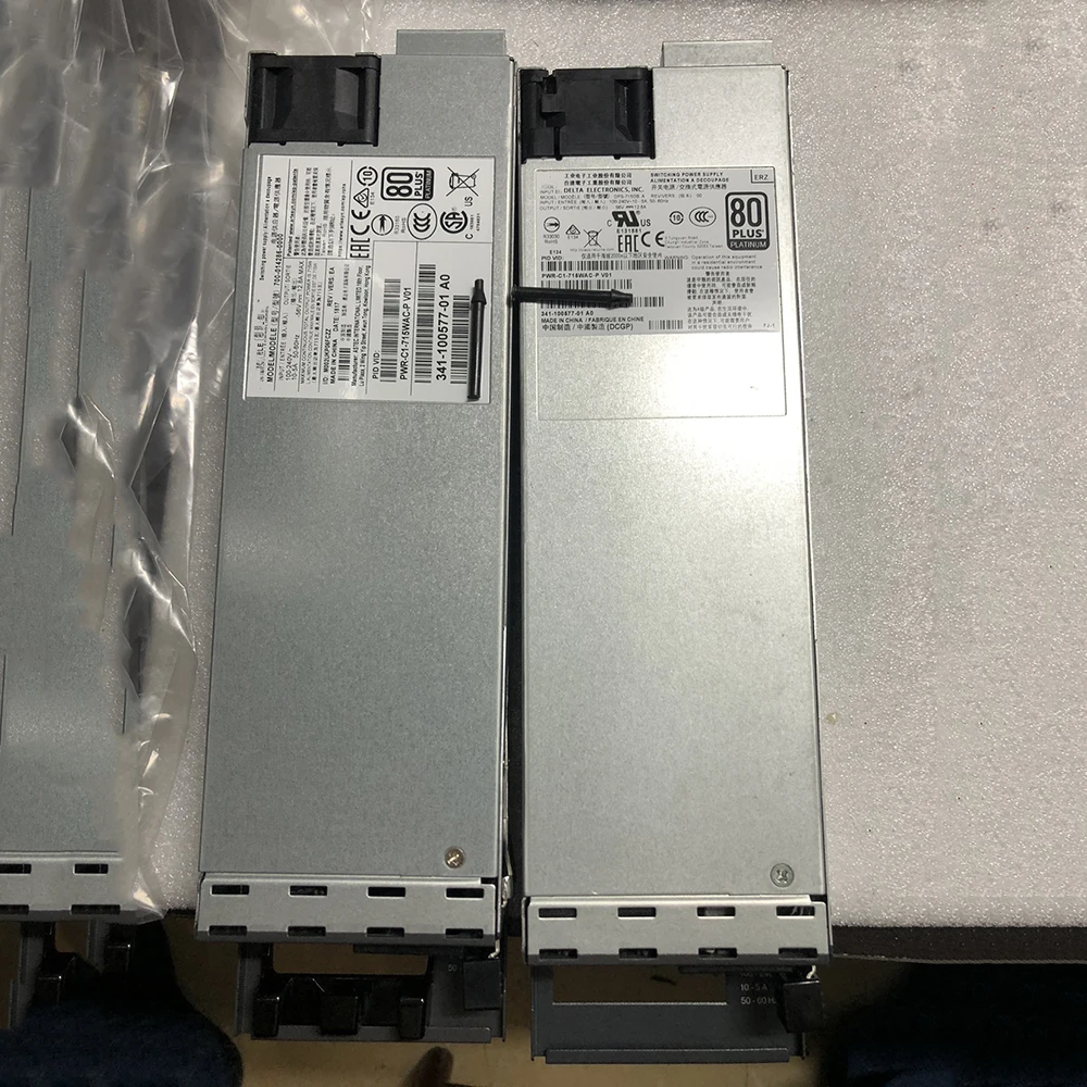 

1 шт. PWR-C1-715WAC-P C9300 Импульсный источник питания серии 715 Вт