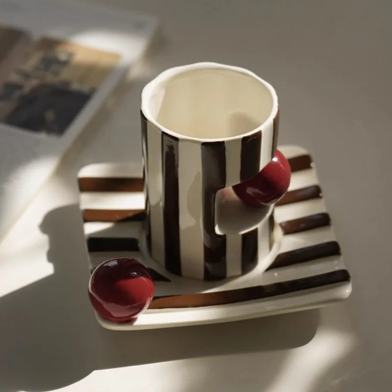 Creative Black White Striped Ceramic Coffee Cup with Saucer Abstract Circus Sphere Porcelain Cup Office Mug Couples Water Cup