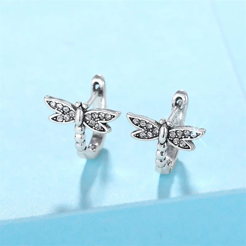 Huitan Zierliche schicke Libellen-Creolen für Frauen, exquisite schöne Ohr-Accessoires, trendiger, anmutiger, wunderschöner Schmuck für Party