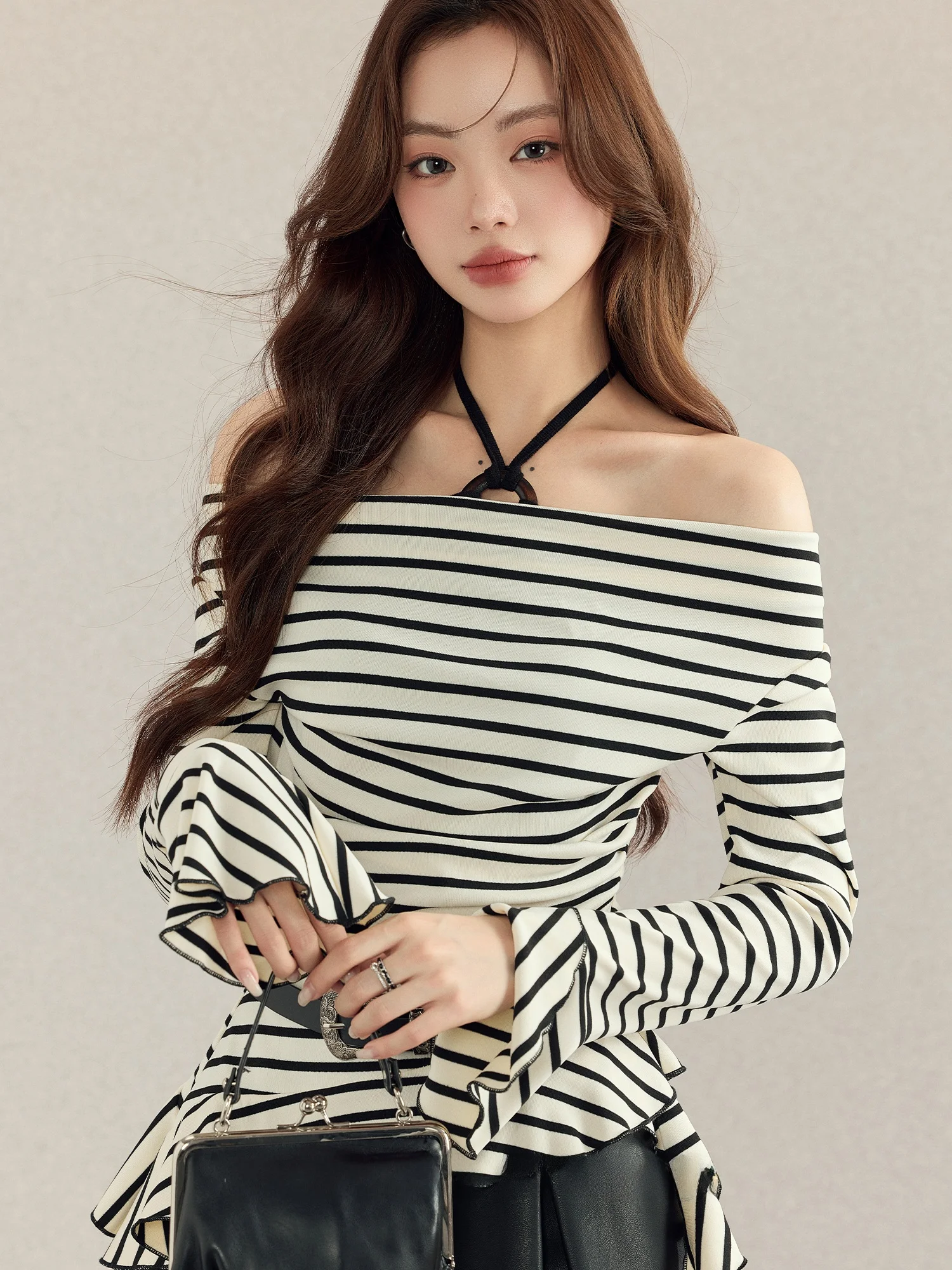 

Сексуальный полосатый длинный топ-футболка женский в американском стиле, облегающий, на одно плечо, с узором в виде полосок, без рукавов