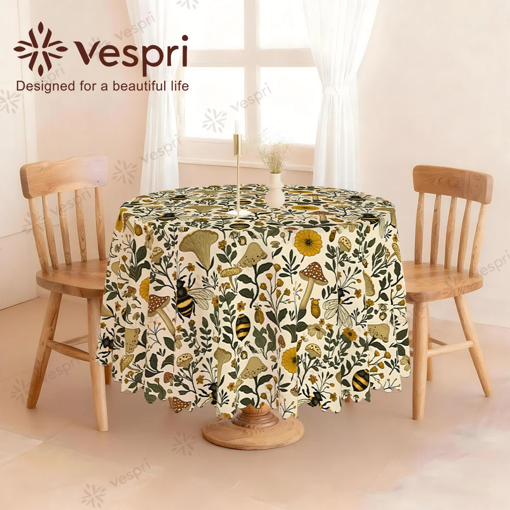 Farm-style wind, wood-grain tablecloth, yellow and white decorations, bees, mushrooms and flowers.