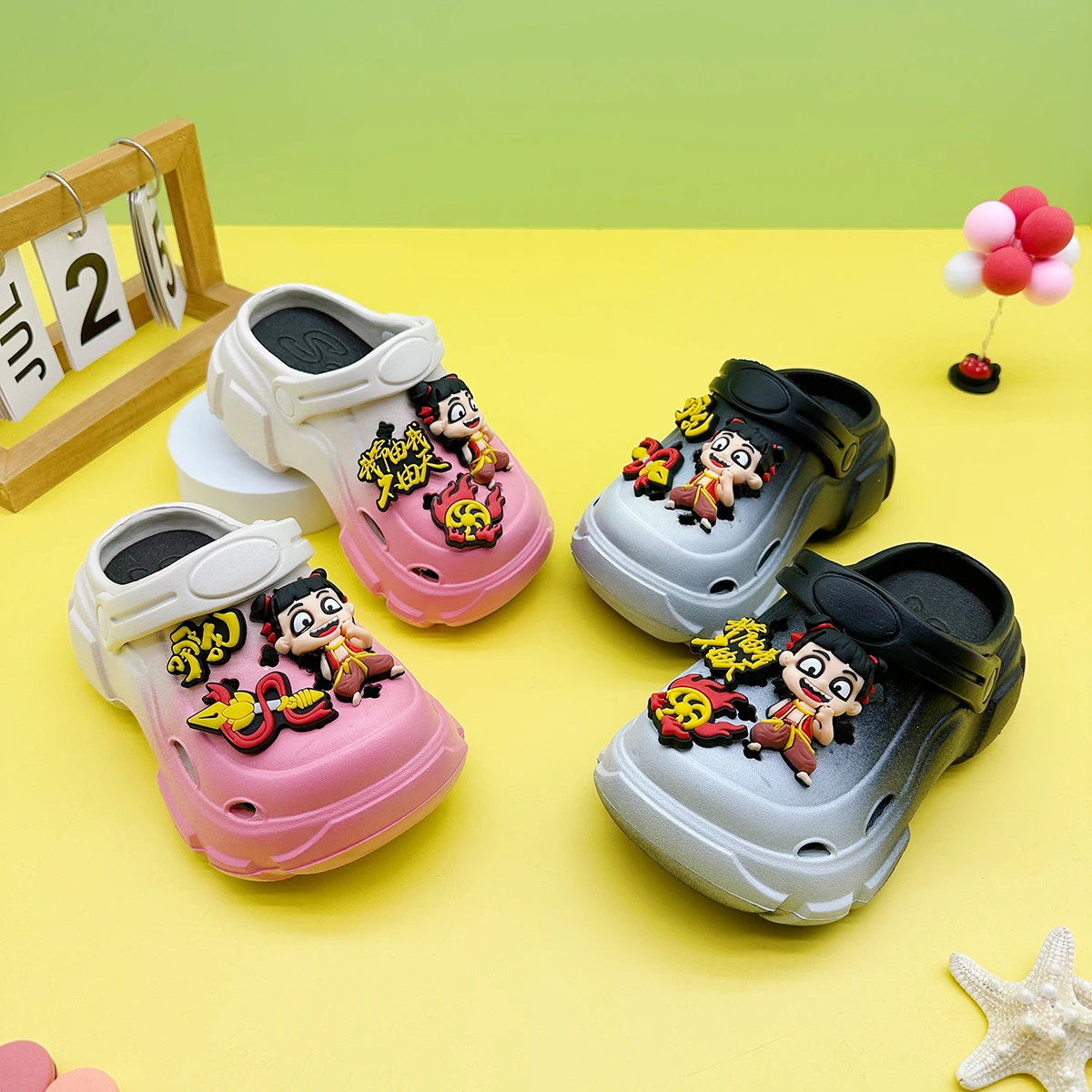 

Милые и универсальные семейные тапочки для мальчиков и девочек, новые сабо Nezha Eva, сандалии с нескользящим носком на мягкой подошве 606