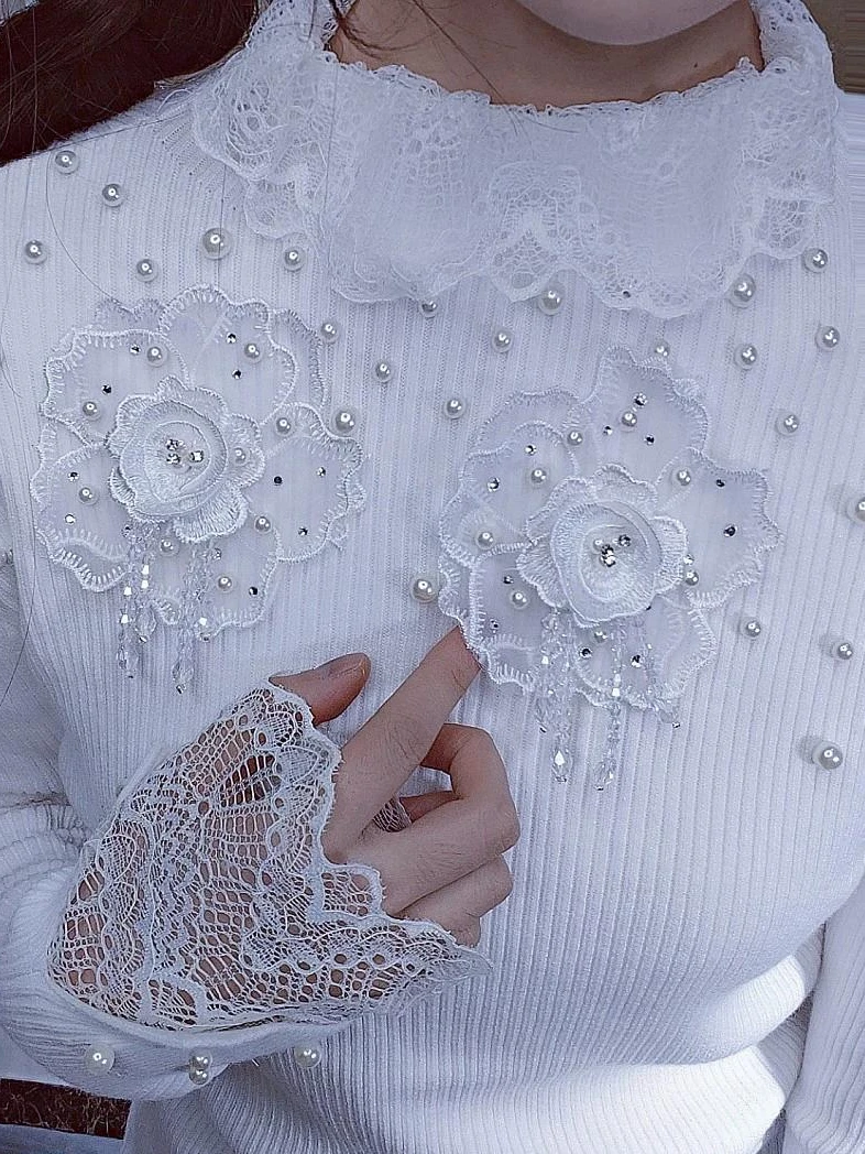 Luxury Style Beaded Diamonds Flowers Stitch Sweater For Women 2024 Spring Lace Neck White Knitwear Bottomming Pullovers