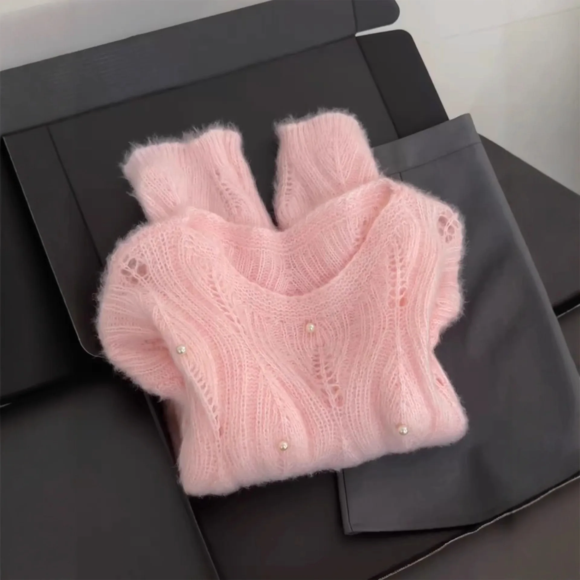 Pull en maille ajourée rose doux et décontracté, style décontracté et élégant, nouvelle collection printemps 2026, pull en peluche de qualité supérieure pour femmes