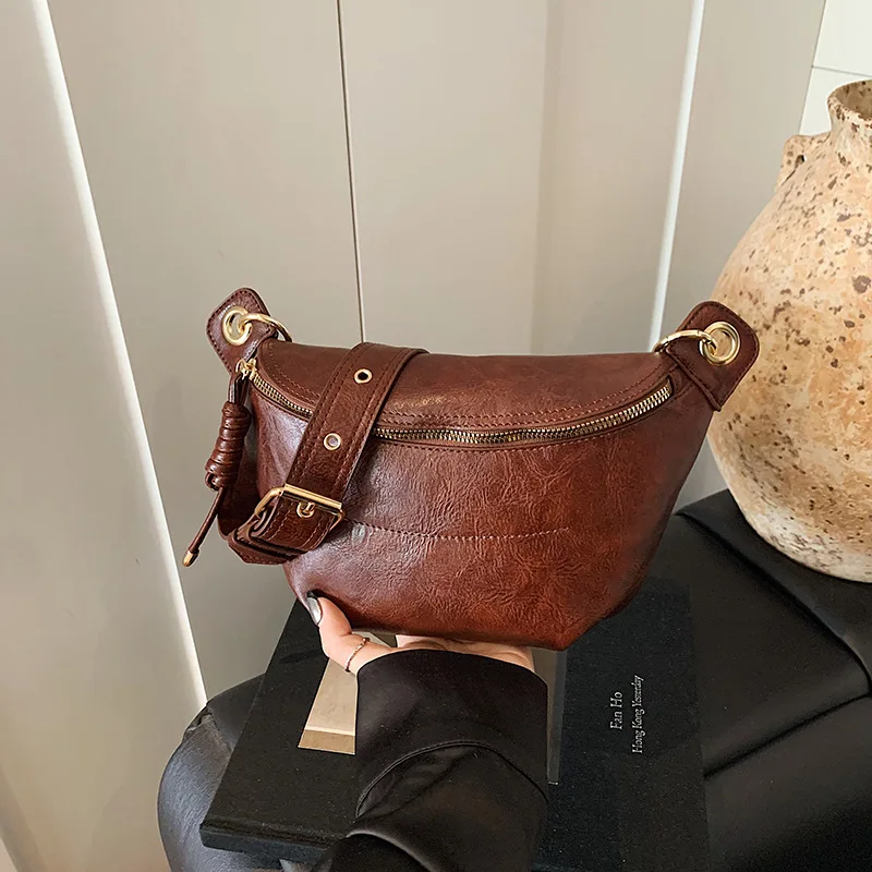 

2025 Vintage Niche Bag, Fashion Wide Strap Crossbody for Women, Casual Day to Night Tote, Versatile Shoulder Bag, Textured Sling