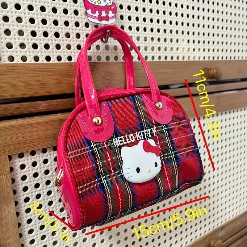 Sanrio Hello Kitty moda Mini çanta ayarlanabilir kayış karikatür temalı Retro Crossbody çanta zarif kırmızı kompakt kız kalp çanta