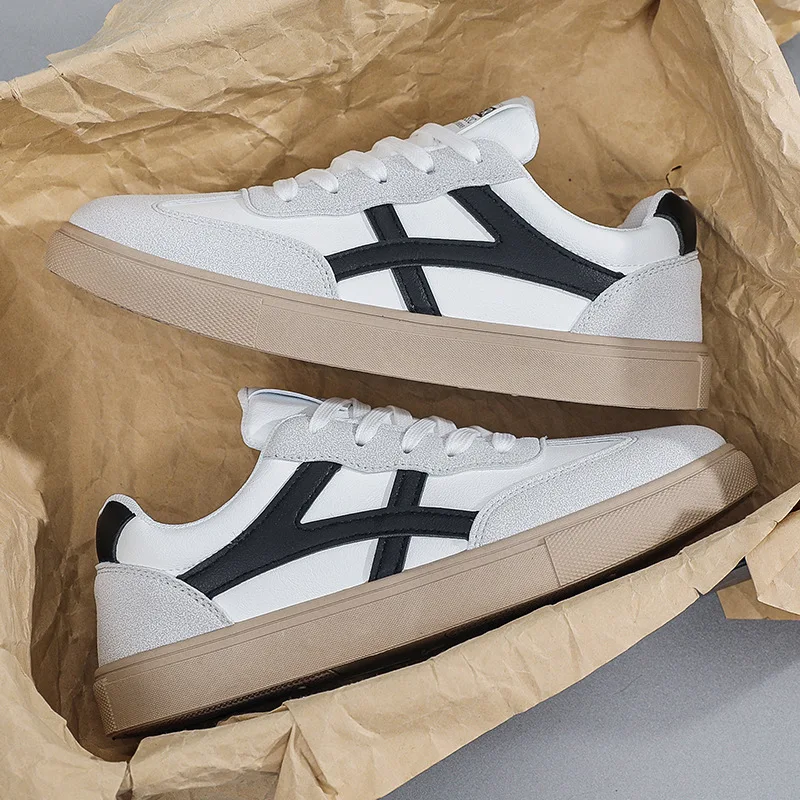 Scarpe casual da uomo Scarpe da passeggio casual leggere di nuova moda per esterni Sneakers Scarpe piatte da uomo antiscivolo