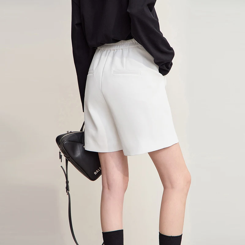 AMII Short Woman 2025 Winter Minimalist Leather Non-elastic Shorts For Women Commuter Solid Versatile Ladies Clothing 12524079
