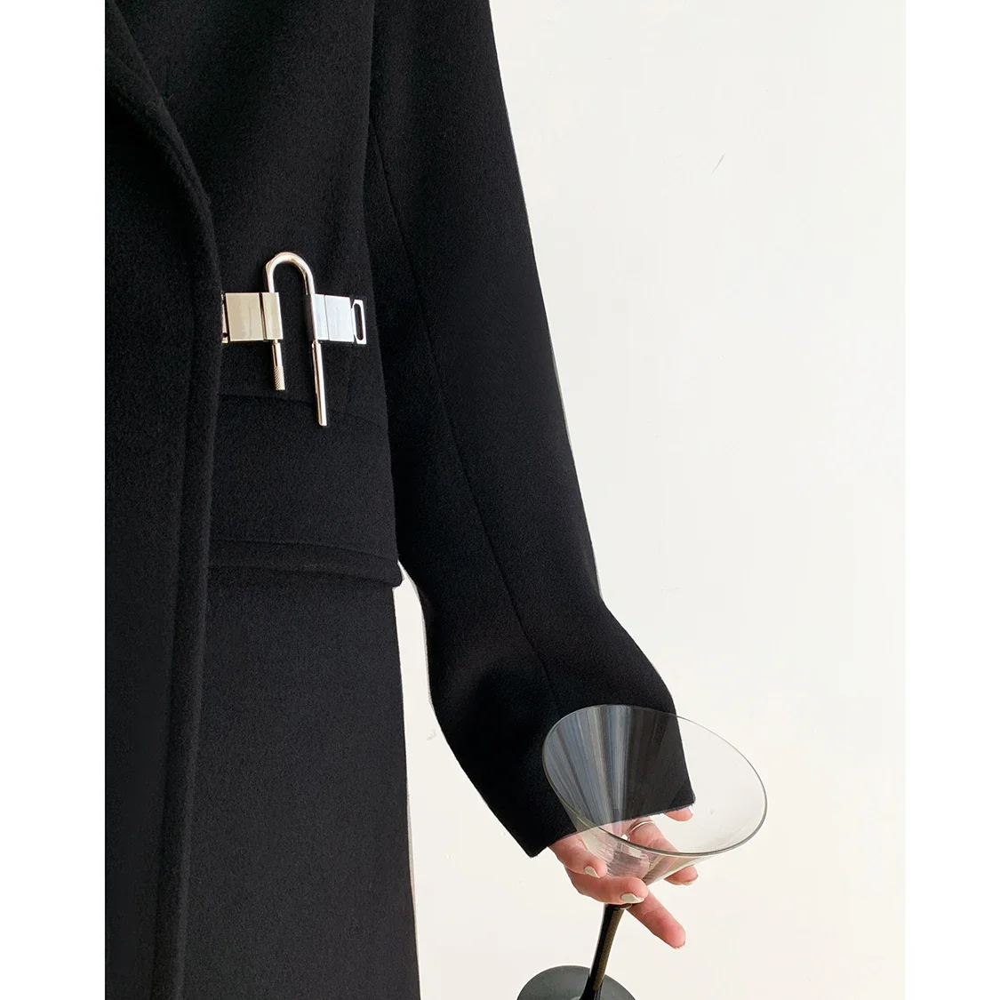 Black Wool Coat Hepburn Style French Coats Long Jackets Women Winter Metal Button Office Lady Woolen Overcoat