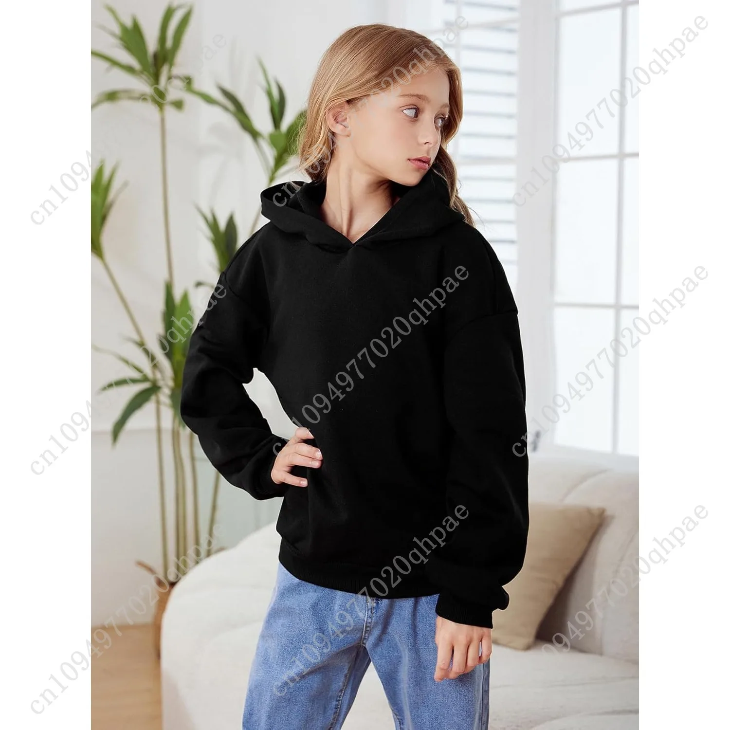 Рисунок 6 - Камуфляжная толстовка с бантом для девочек