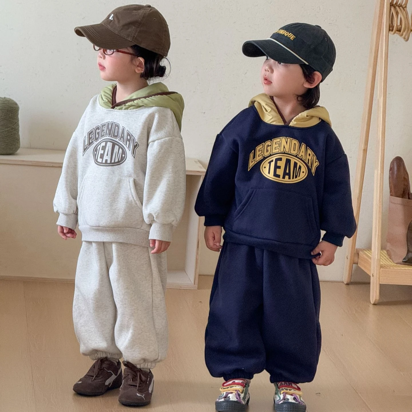 Set 2026 Autumn/winter New Children's Wear Boys and Girls Casual Matching Color and Velvet Letter Printed Hoodie Two-piece Set