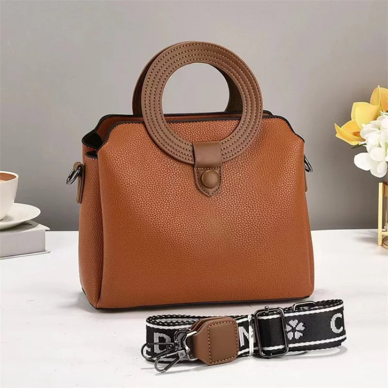 

Popular Classic High-End Leather Women's Shoulder Bag Luxury Brand Fashionable Elegant Elegant Artistry Commuter Vintage Bag​