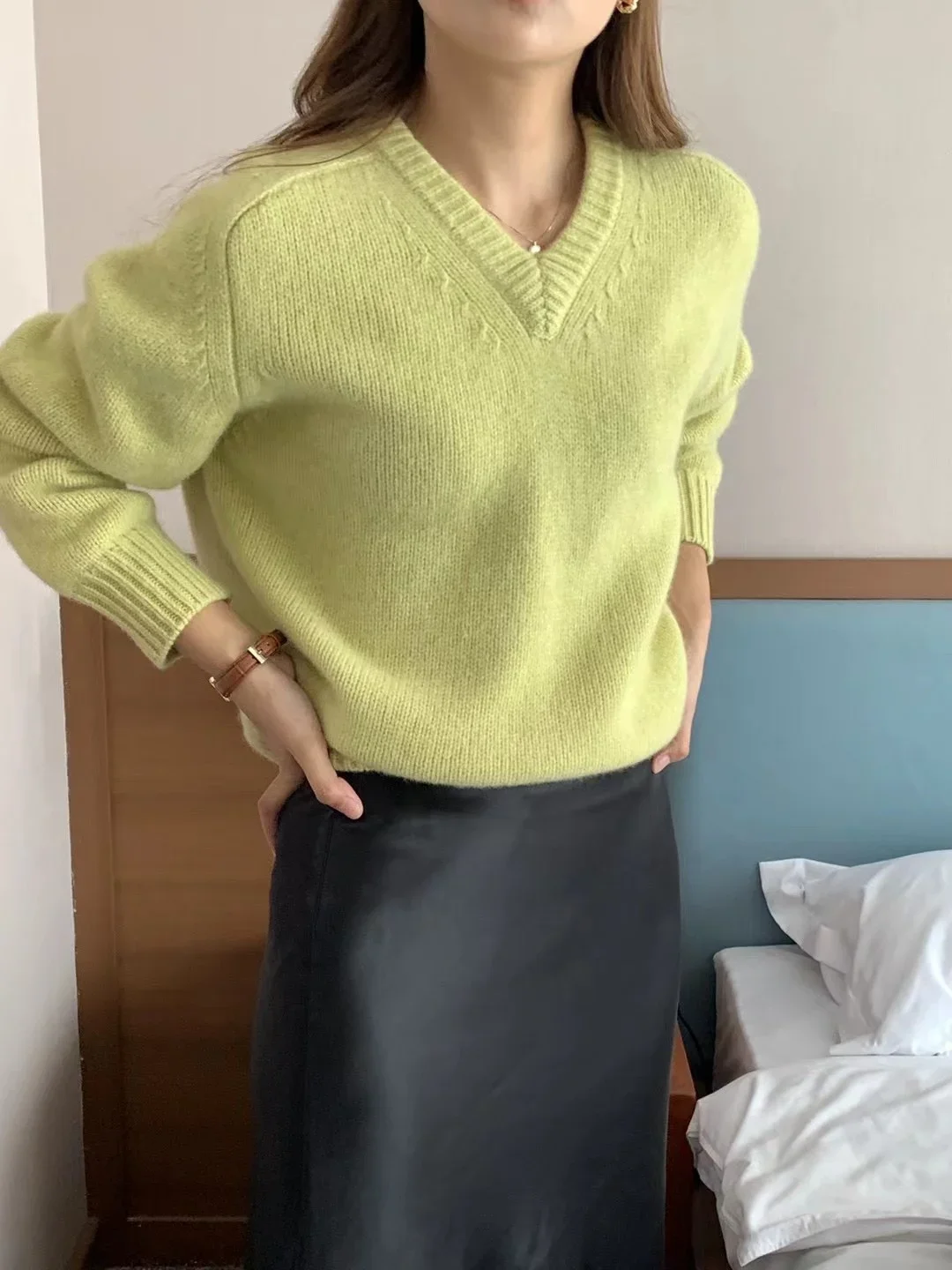 

Корейский высококачественный цветной свитер из чистой шерсти с v-образным вырезом и длинными рукавами, свободный крой, осенний ленивый свитер, 100% шерсть, плетение Pl