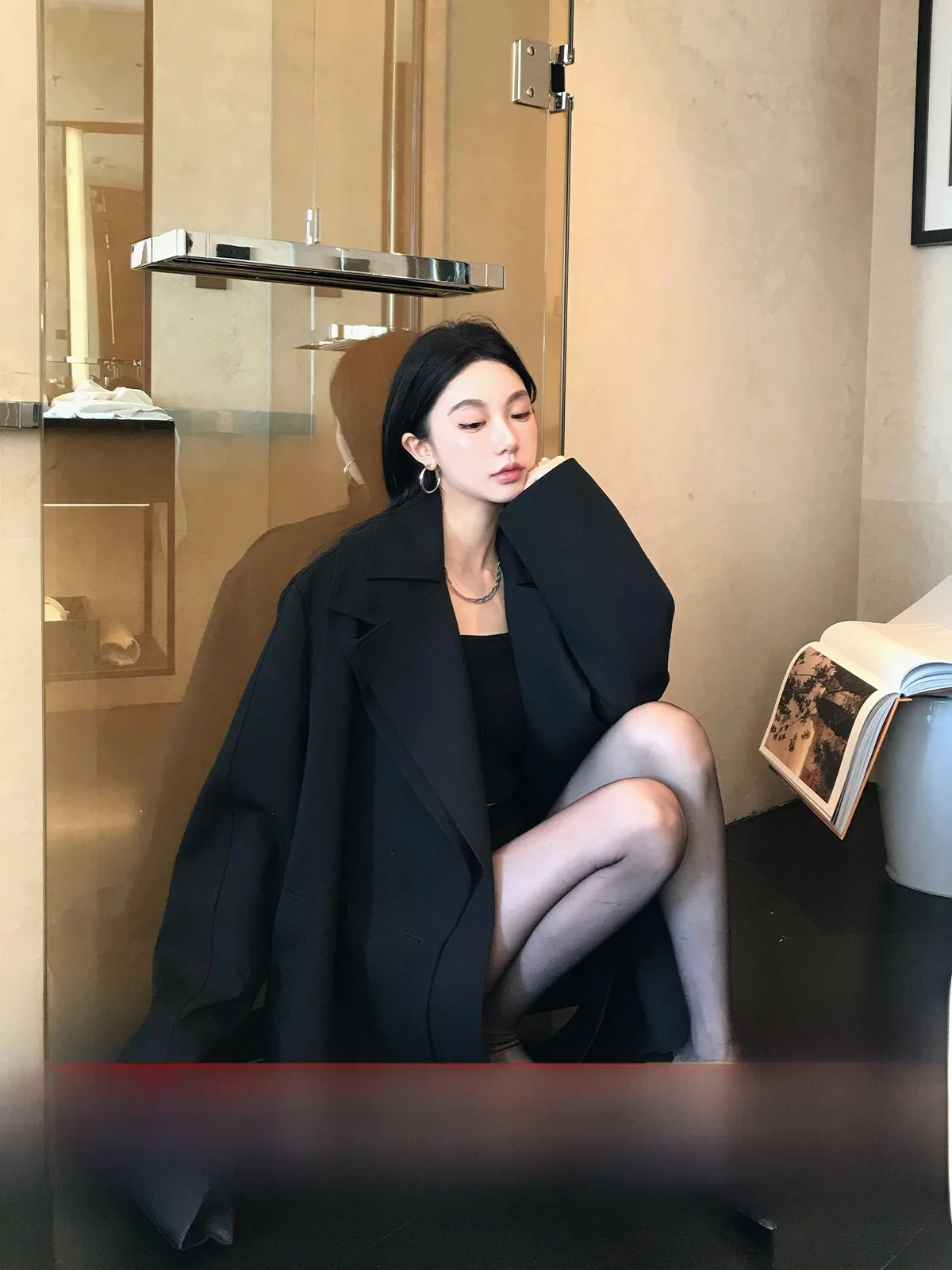 

Женский пиджак с отстегивающимися лацканами, свободного кроя, черный, осенний, премиум-класса, с эффектом утонченности