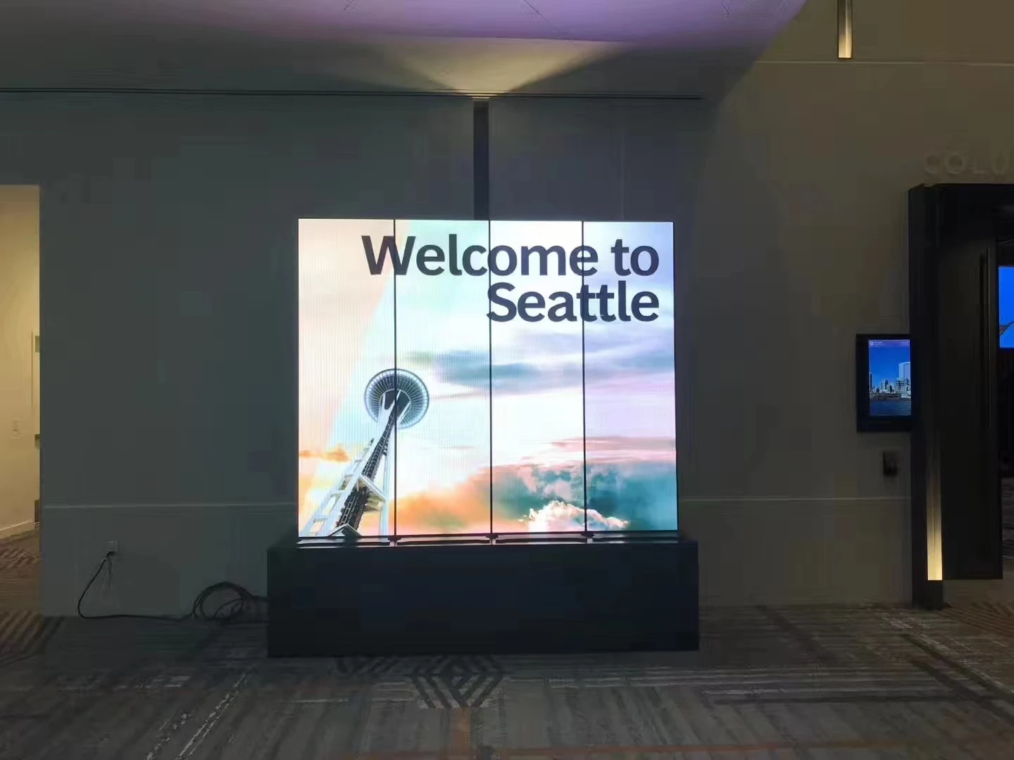 GOB Led Poster Display Screen Moisture-proof WiFi Mobile Intelligent Control With Wheels