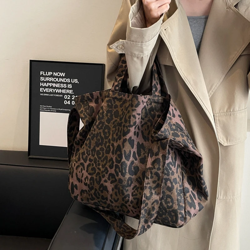 

Vintage Leopard Print Women's Bag Large Capacity Tote Shoulder Bag For Women Wandering Bag Casual Shopping Bag