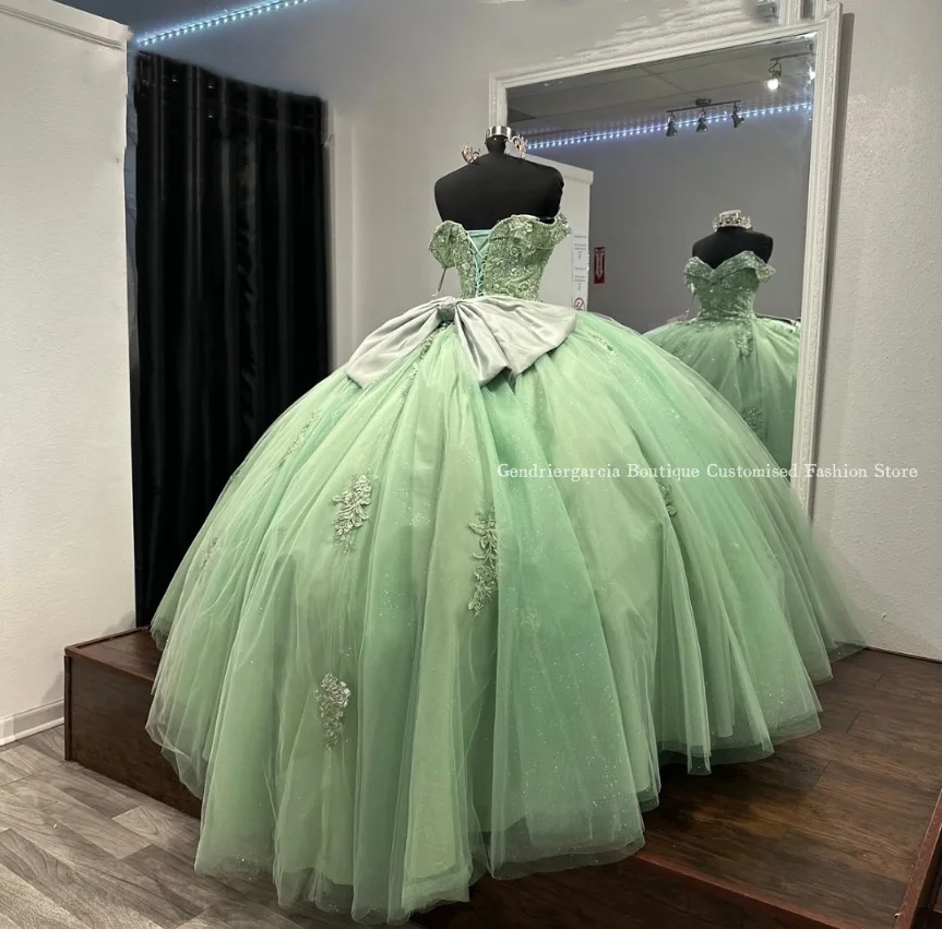 Vestidos de Quinceañera de lujo de princesa verde, hombros descubiertos, lazo delicado, Apliques de encaje, 15 vestidos de graduación, 2024