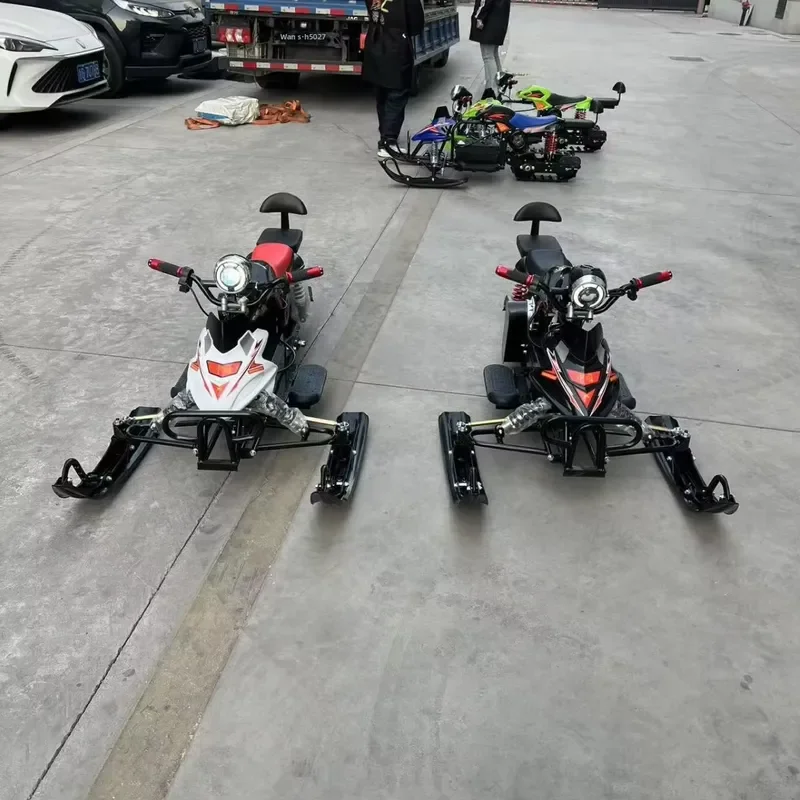 Direct two-seat electric touring snowmobile, tracked ski wheels, top speed of 35 km/h, 500-watt motor, suitable for adults