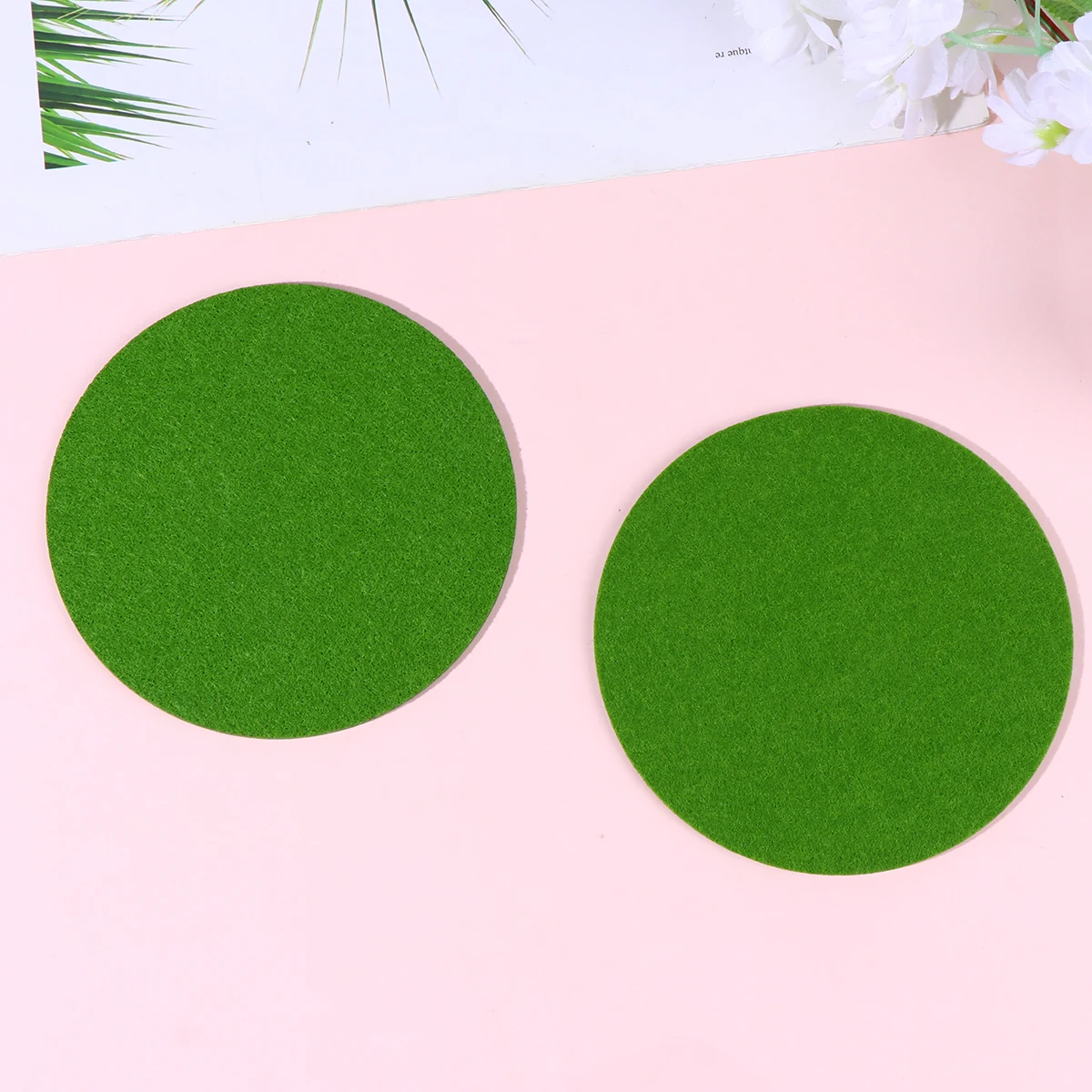 

20pcs 14X14Cm Felt Mats Non-Slip Furniture Pads Round Protective Table Chair Feet Mats Water Resistant Floor Protectors Green