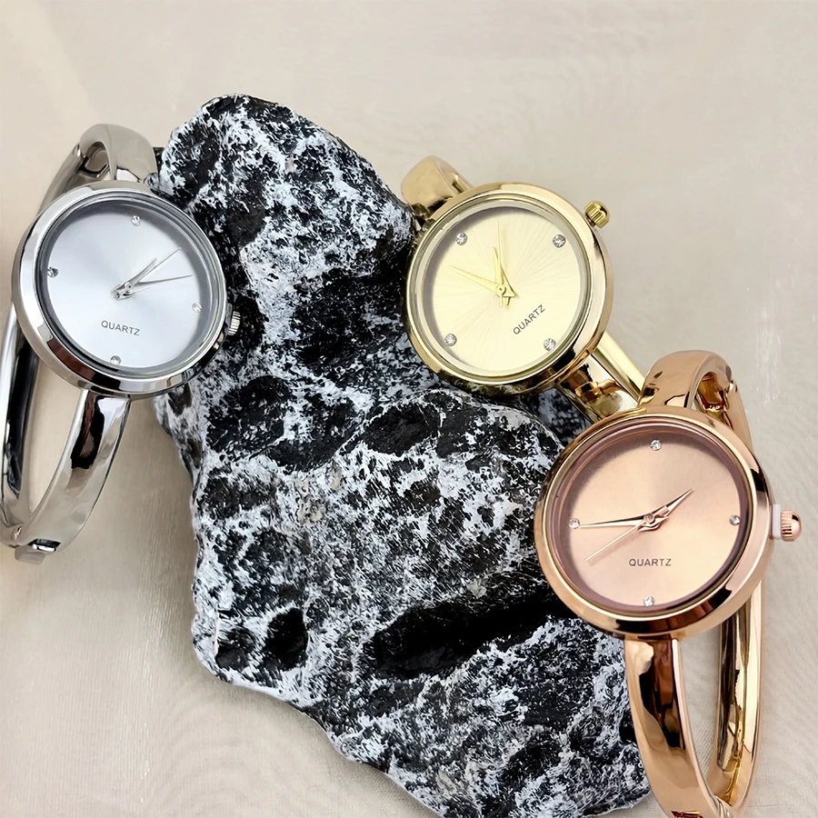 Classic Round - faced Bracelet Wrist Watch for Elegant Ladies
