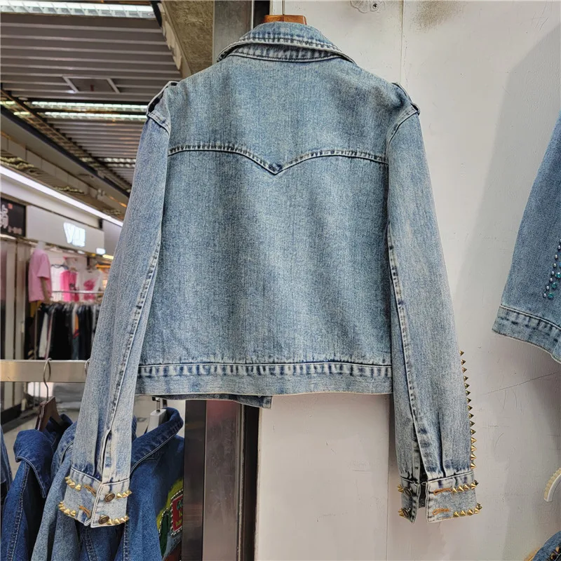 Imagem -03 - Primavera Nova Moda Feminina Rebite Diamantes Curto Denim Jaqueta Solta Streetwear Casual Lapela Manga Longa Jeans Cabolsa Feminino