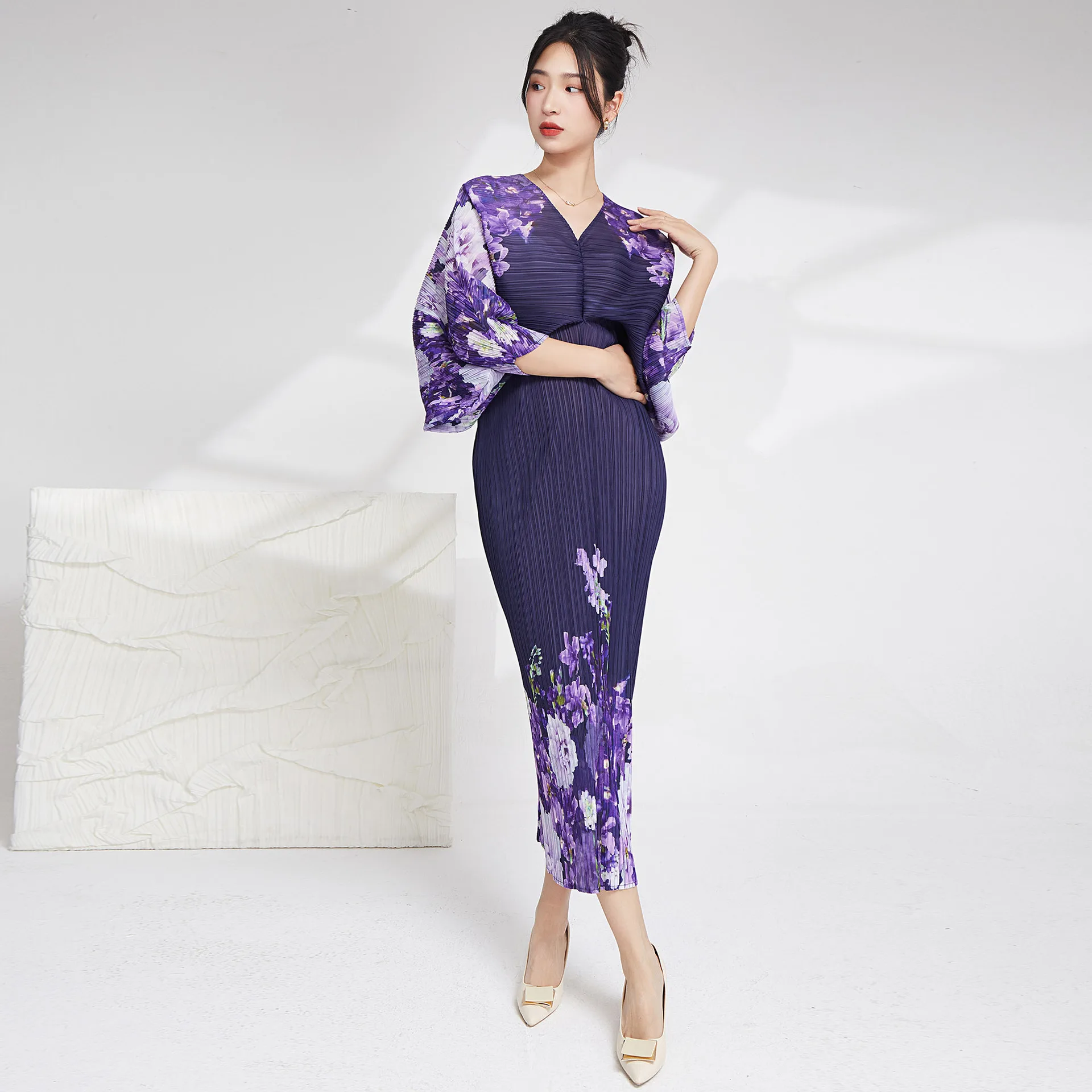 

Miyake Pleated Fashion Dress Women 2025 Spring and Summer New Printing Bat Sleeve Belly Thin Elegant Long Dresses