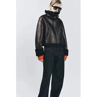 

Double-Sided Collar Long Sve Jaet New Spring 2025 Women's Street Sle Loose Fit Leather Coat Zipped Closure