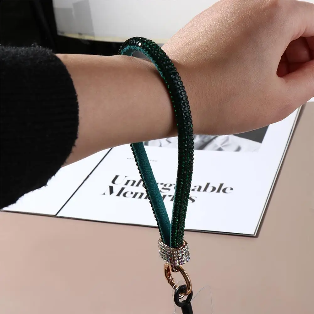 Hanging Cord Glitter Rhinestone Phone Lanyard Short Wrist Style Handheld Diamond Phone Rope Luxury Bling Bling