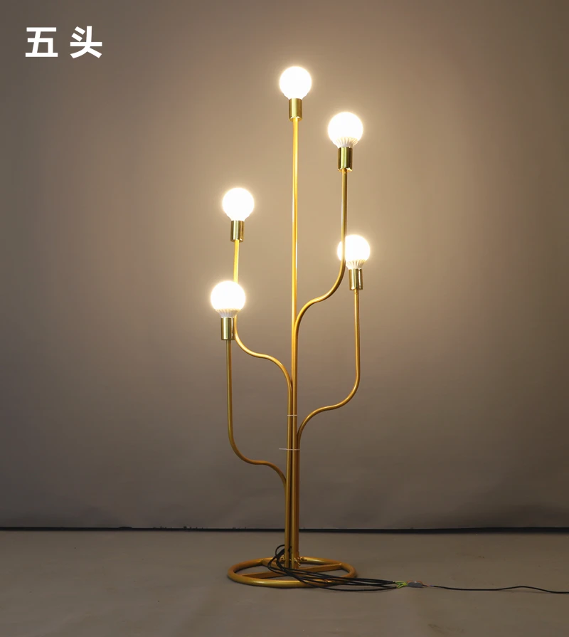

New wedding props, wrought iron luminous road guide lights, wedding site decoration, T-table road guide window ornaments