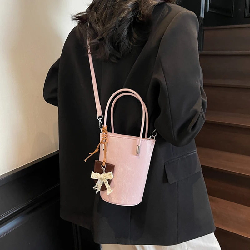 Borse a secchiello portatili in pelle texture da donna con pendente Borsa a tracolla moda estiva Borsa per telefono casual stile coreano