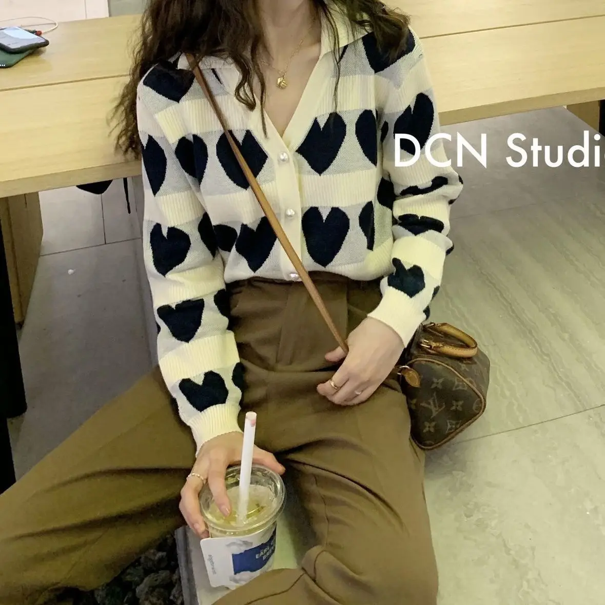 Vintage หลวม Love V คอถักเสื้อสเวตเตอร์ถักผู้หญิงฤดูใบไม้ร่วงหวานปุ่มเสื้อแขนยาวแฟชั่น All-match เสื้อถัก Tops