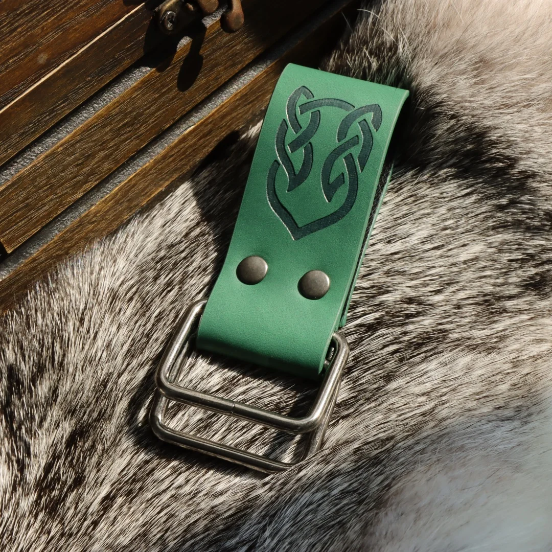 UYEE Belt Halloween Medieval Celtic Wolf Pattern Belt Keeper, Viking PU Leather Costume Accessory for Cosplay Dress Up Belt