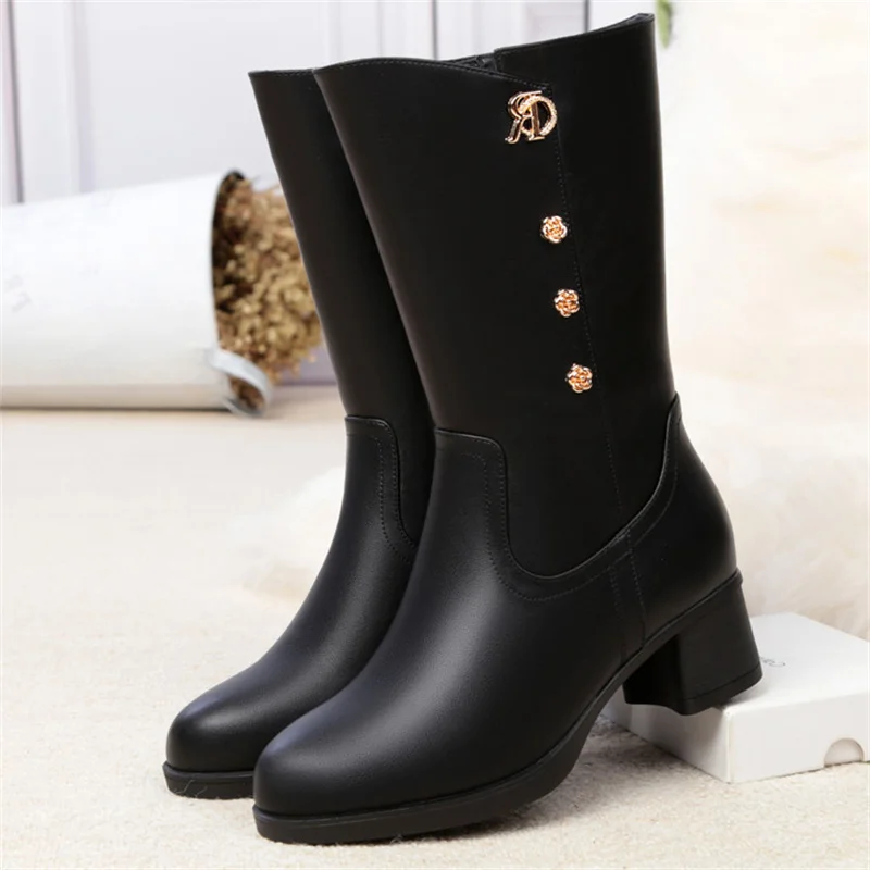 

Comfortable Soft Leather Boots Mid Leg Motorcycle Boots Winter 2024 Med Block Heels Plush Fur Mom Elegant Non-slip Shoes