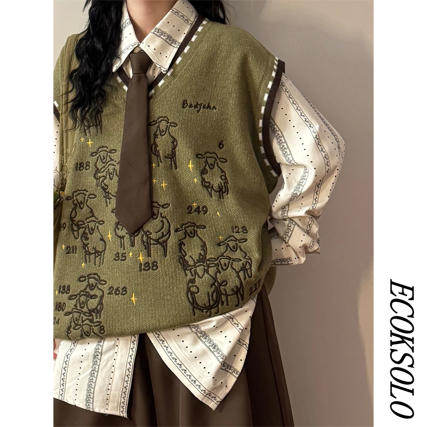 Original Design Sheep Pattern Knitted Vest Women's Asymmetrical Hem College Style Layering Knitwear Fashion Autumn Outerwear