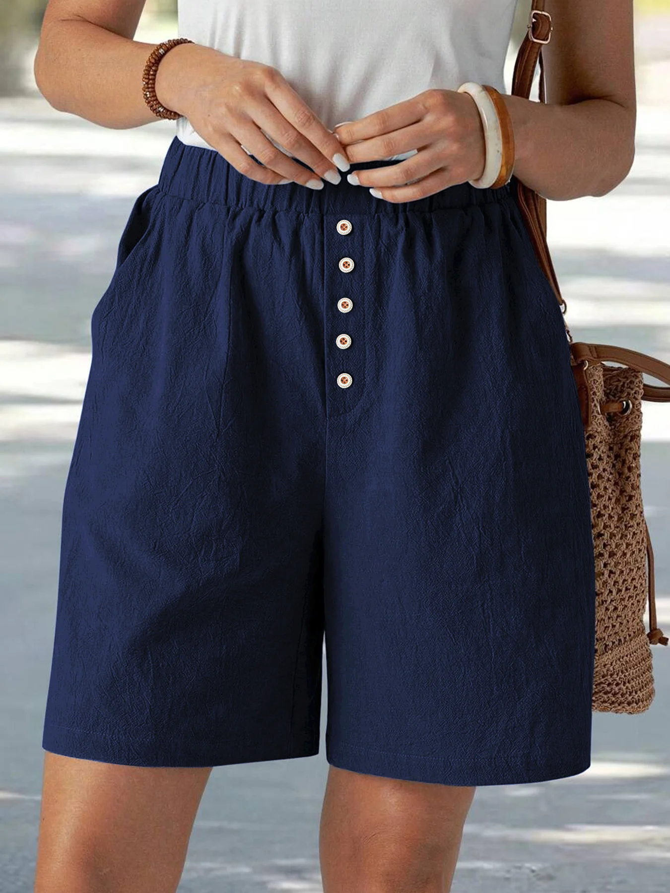 Summer Ladies Casual Loose Pocket Buttoned Linen Shorts Comfortable Breathable Loose Fit Short Pants for Women