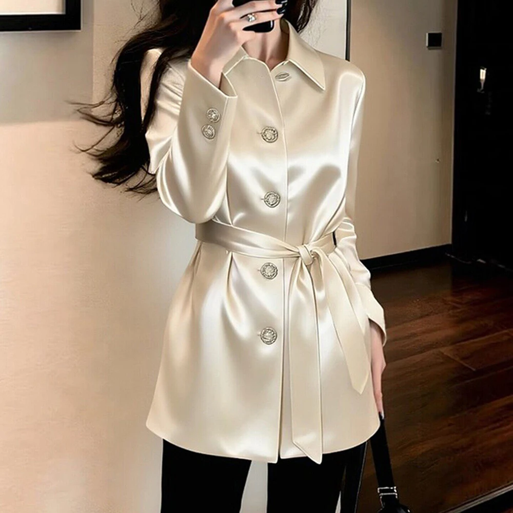 The new model is popular this year, temperament top, small fragrant beige lapel waist satin coat, spring.