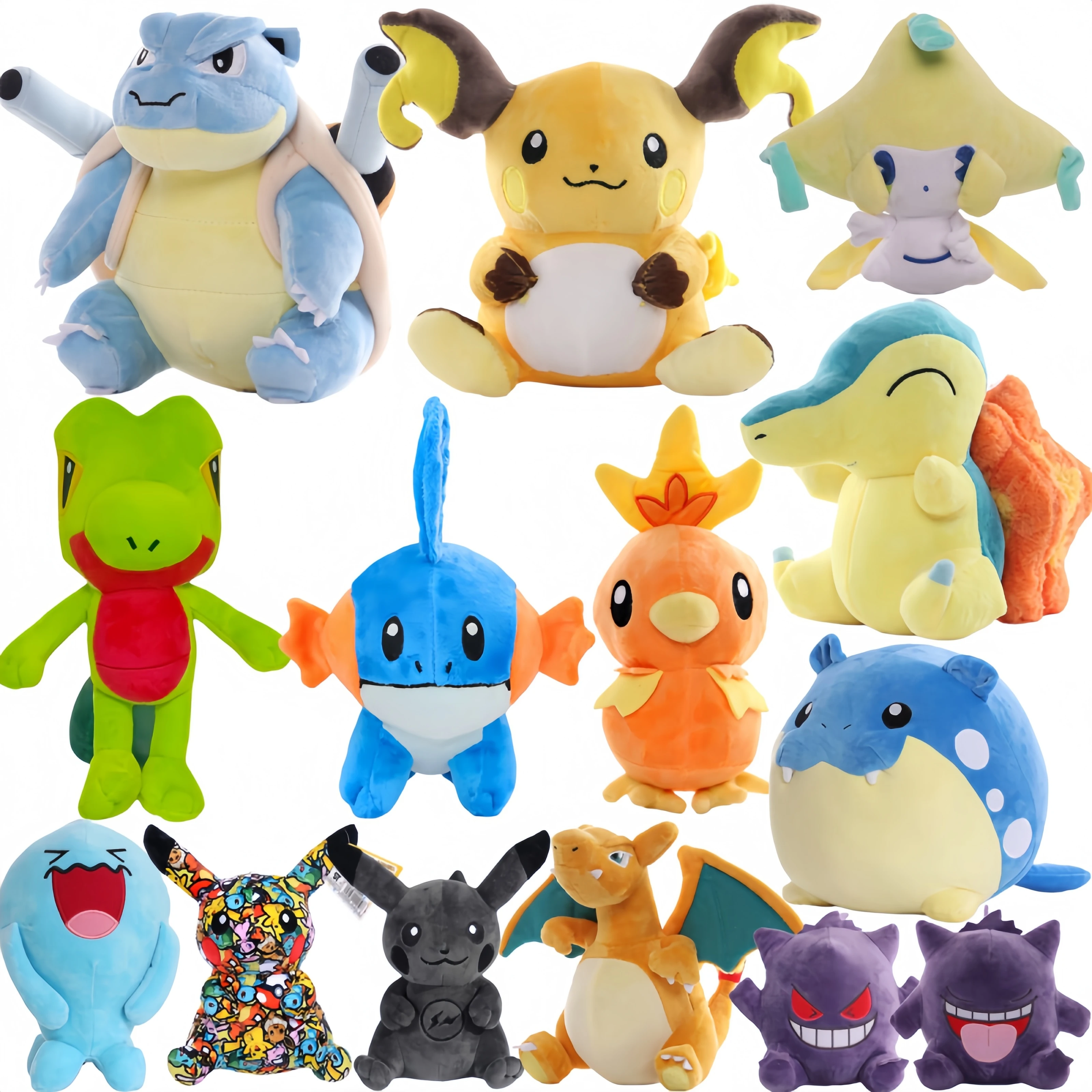 Peluches de Pokémon: Treecko, Torchic, Mudkip, Gengar, Spheal, Chikorita, Totodile, Cyndaquil, Blastoise, Charizard, Jirachi
