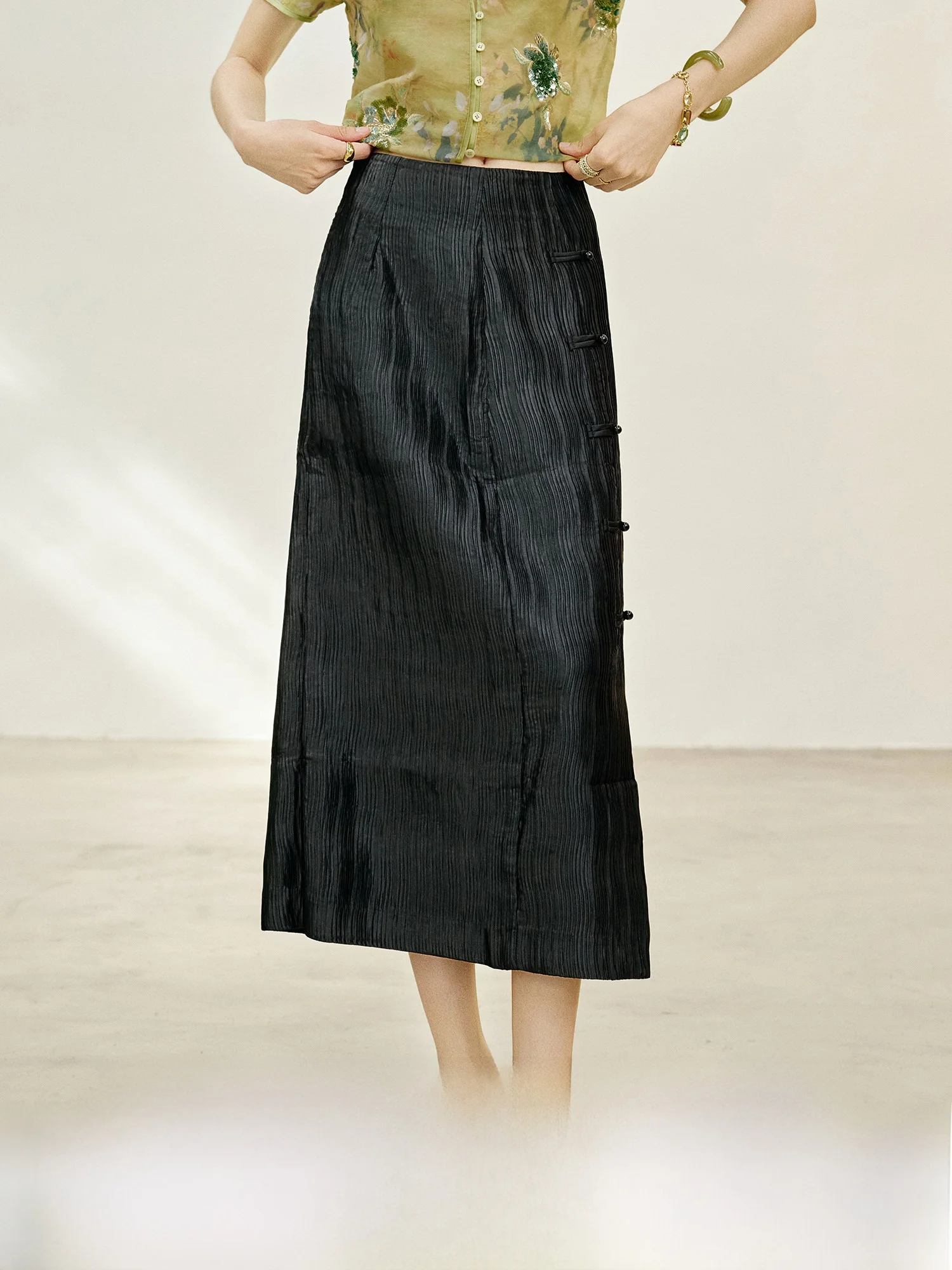 

Глянцевая юбка-полусолнце из ткани с разрезом, женская, летняя, с высокой талией, прямого кроя, из полиэстера, в китайском стиле, с пуговицами, в национальном стиле