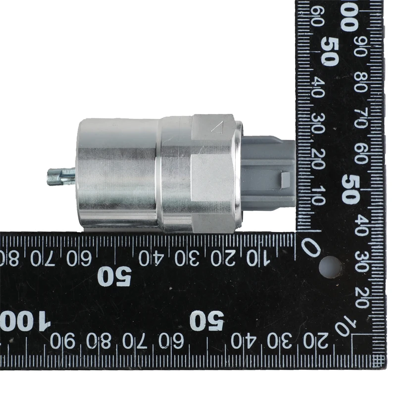 High Quality Odometer Speed Sensor MK421138 For Mitsubishi Hino 24V 8-25P Car Auto accessorie