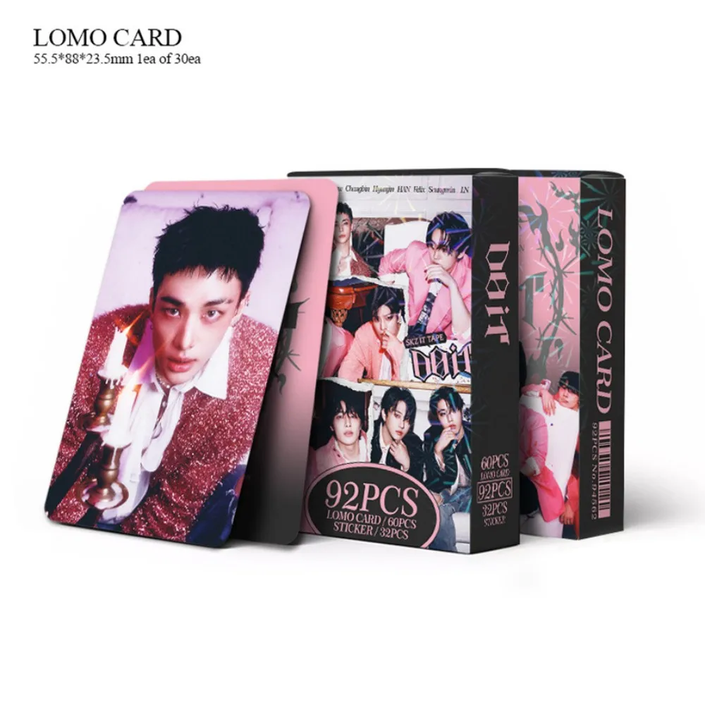 Nuova confezione regalo StrayKids KPOP SKZOO Gruppo musicale pop Album per feste a tema DO IT Portachiavi Adesivi Piccola carta Corda sospesa Set regalo