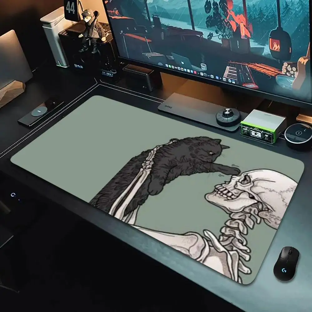 

Skull holds a black cat mouse pad with rubber anti-slip, high quality and washable, suitable for gamers and offices