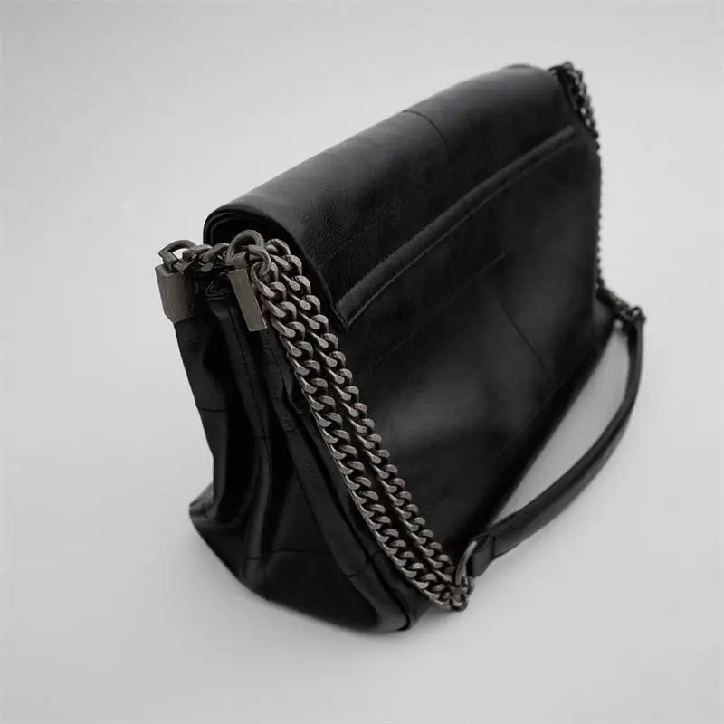 New Fashion Trendy Large Capacity Commuter Chain Bag Black Rock Style Flip Cover Bag