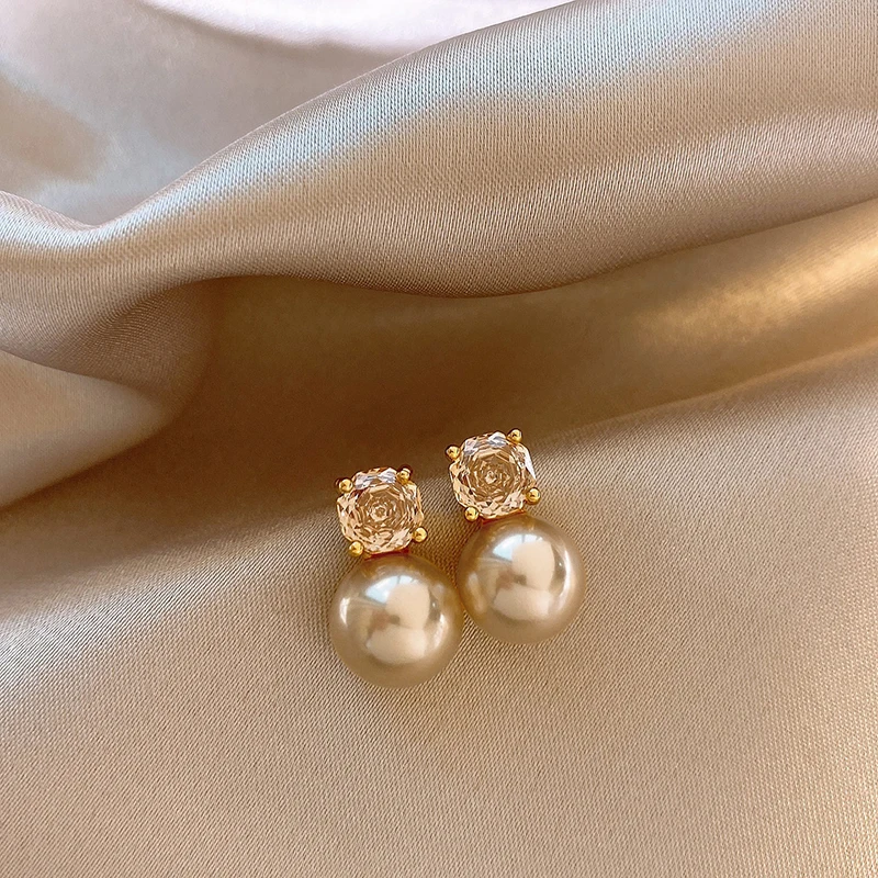 Champagnerfarbene, rosengeschliffene Zirkonia-Imitationsperlen-Ohrringe für Damen, Design-Sensation, junges Luxus-Accessoire, Party-Trendschmuck – Detail 8