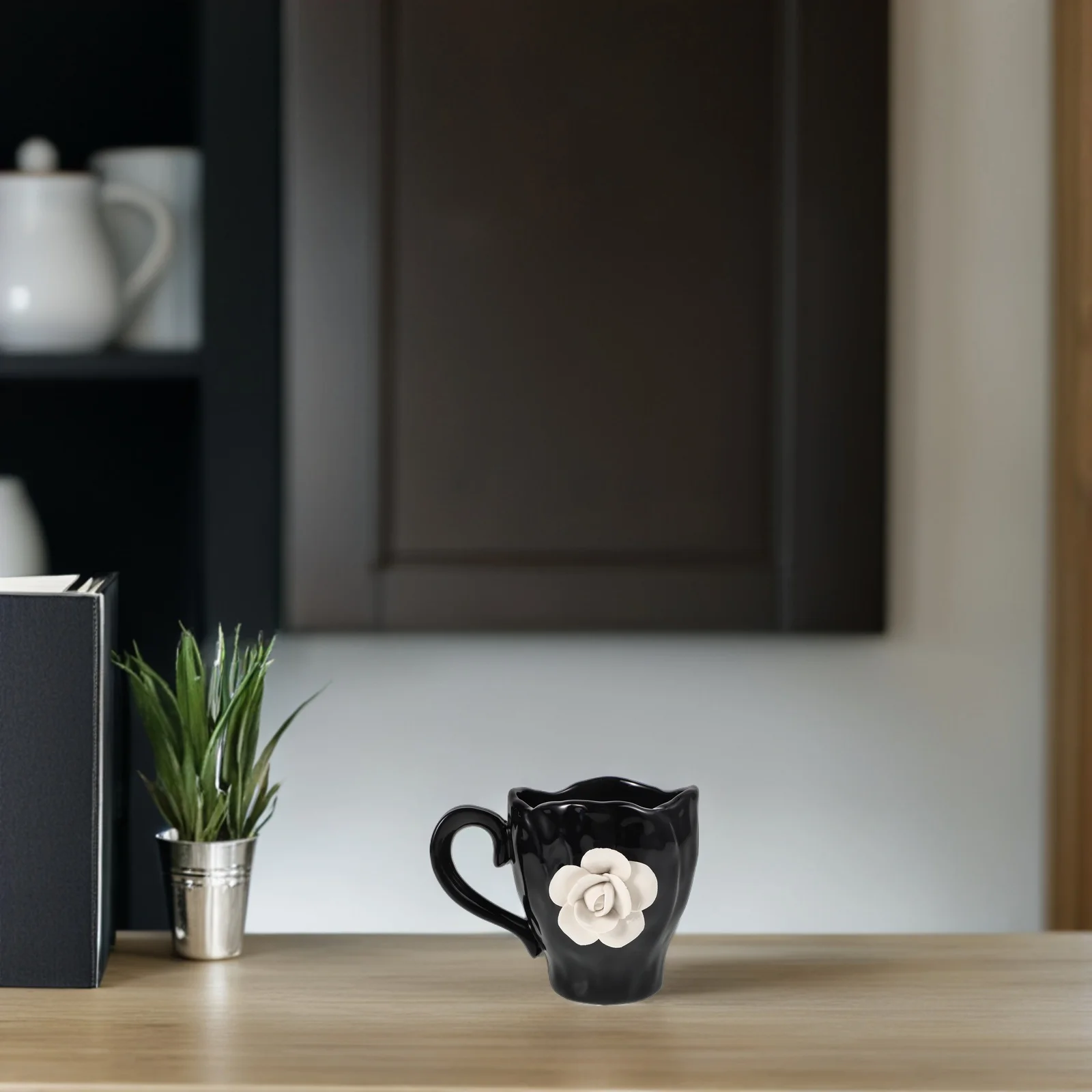 

Elegant Flower Mug Ceramic Coffee Cup with Rose Artwork Large Size for Hot Drinks Vintage Style Tea Mugs Flower Mug