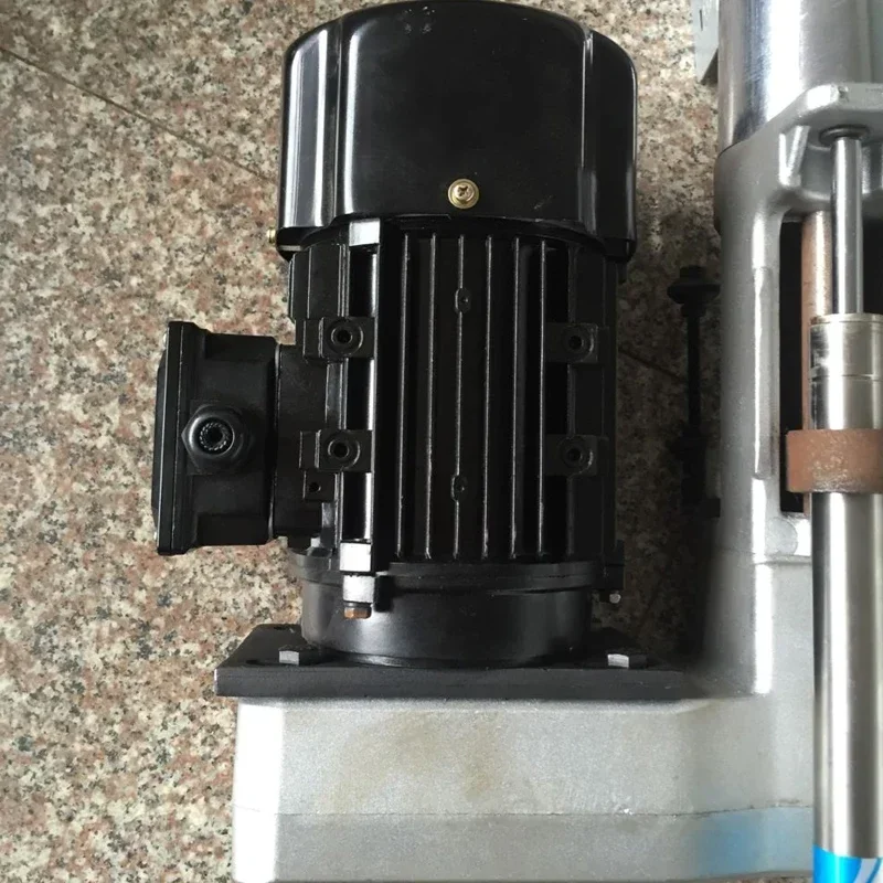 

2026 Pneumatic Power Head for 74mm Bore with 80mm Stroke and 1.1kW Motor Including Mounting Bracket Compatible