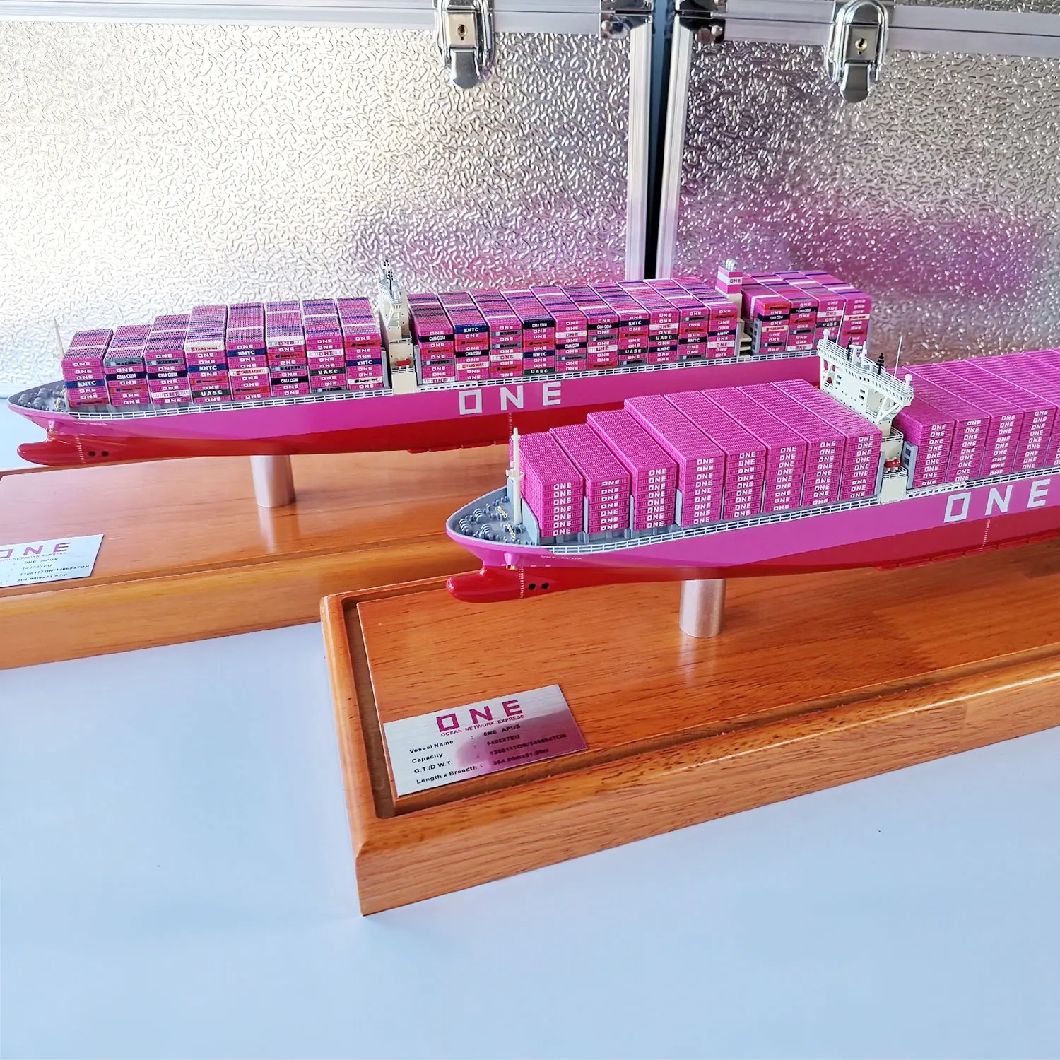 Contenedor terminado estático de 42cm, modelo de barco, adornos de escritorio, colección temática náutica, regalo de negocios, modelo de barco de carga de simulación