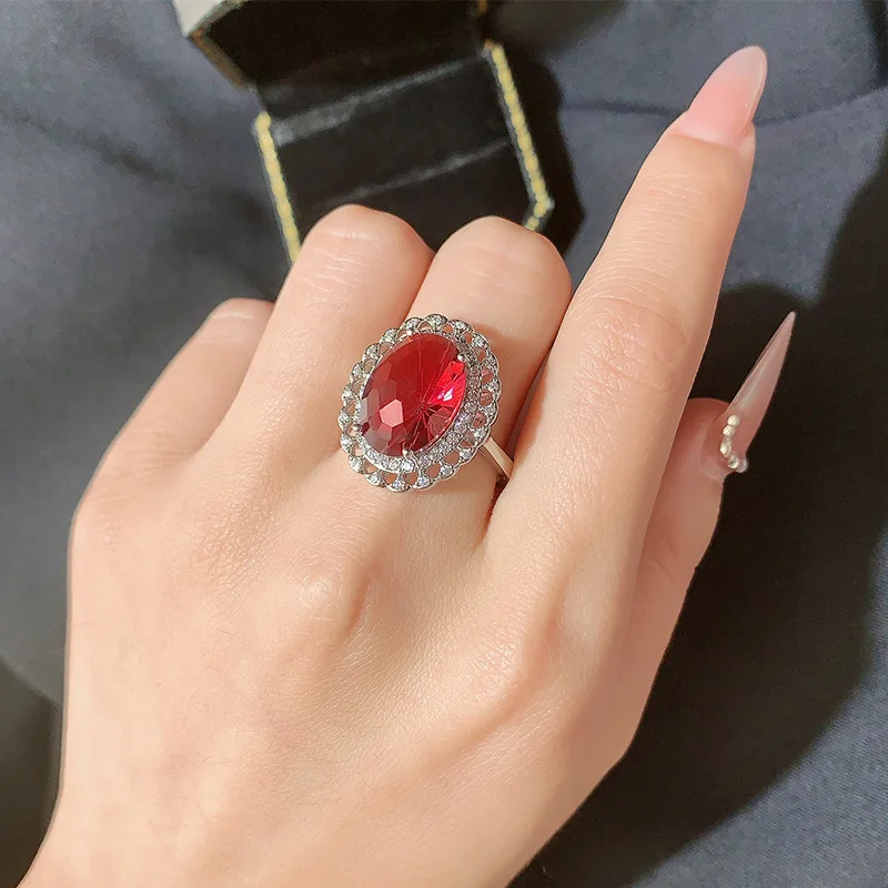 

Simple S925 Sterling Silver Hollow Flower Oval Ruby Ring Ladies Valentine's Day Gift Jewelry