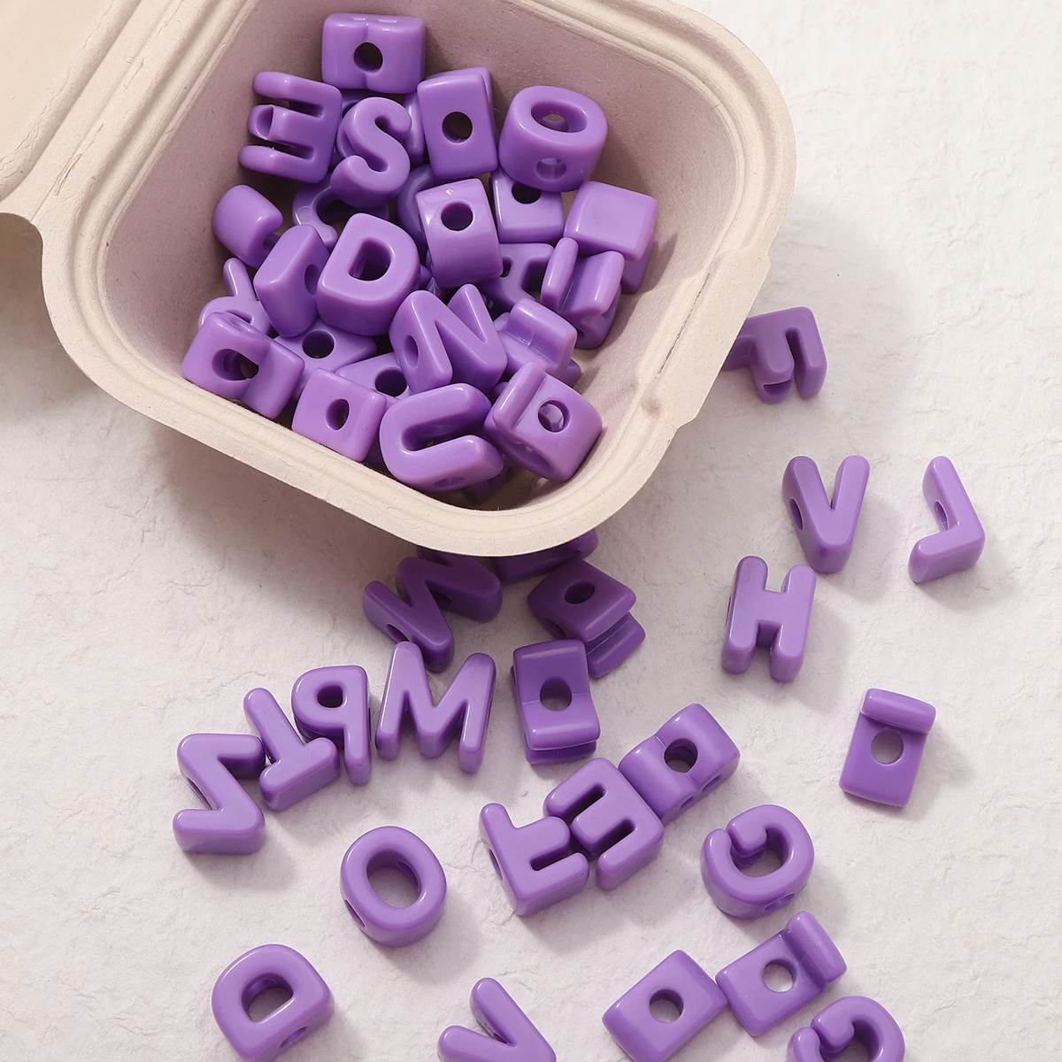 20 Stück Lila Acryl-Perlen mit Großer Öffnung, DIY-Buchstabenperlen für Halsketten, Armbänder, Handyketten, Taschenanhänger, Schmuckzubehör – Detail 5